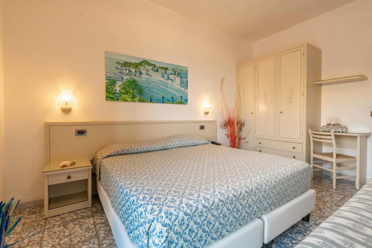 Hotel Riviera Deiva Marina Buitenkant foto